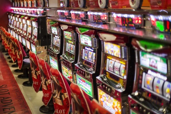 olxttoto mobile slot gameplay showing bet controls and spin button